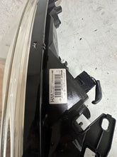 Laden Sie das Bild in den Galerie-Viewer, Frontscheinwerfer Renault Scenic 260106928R Rechts Scheinwerfer Headlight SCH4898258373ea