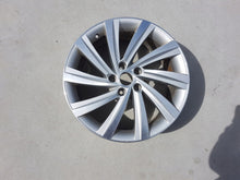 Load image into Gallery viewer, 1x Alufelge 18 Zoll 7.5" 5x112 48ET Glanz Graphit 5E3601025J Mg Octavia Iv FEL2035644083ts
