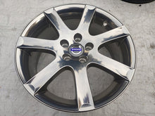 Laden Sie das Bild in den Galerie-Viewer, 1x Alufelge 17 Zoll 7.5&quot; 5x108 45ET 9466834 Volvo S60 V60 V70 S70 Rim Wheel