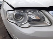 Laden Sie das Bild in den Galerie-Viewer, Frontscheinwerfer VW Passat Rechts Scheinwerfer Headlight