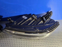 Load image into Gallery viewer, Frontscheinwerfer VW Passat B8 3G1941036P LED Ein Stück (Rechts oder Links)