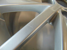 Laden Sie das Bild in den Galerie-Viewer, 1x Alufelge 15 Zoll 6.0&quot; 5x100 40ET Glanz Silber 6C0601025 VW Polo Rim Wheel