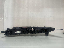 Laden Sie das Bild in den Galerie-Viewer, Frontscheinwerfer Mitsubishi Eclipse Cross EDM92206010 LED Rechts Headlight
