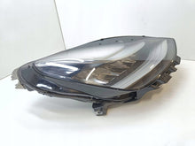 Laden Sie das Bild in den Galerie-Viewer, Frontscheinwerfer Tesla Model 3 1077372-10 Vorderseite Scheinwerfer Headlight