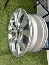 Laden Sie das Bild in den Galerie-Viewer, 1x Alufelge 17 Zoll 7.5" 5x120 6789141-2 BMW Rim Wheel FEL6795340115nq