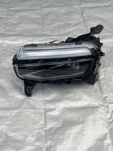Laden Sie das Bild in den Galerie-Viewer, Frontscheinwerfer Jeep 522187210 Links Scheinwerfer Headlight SCH7615056215vl