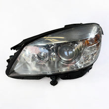 Load image into Gallery viewer, Frontscheinwerfer Mercedes-Benz W204 Xenon Links Scheinwerfer Headlight