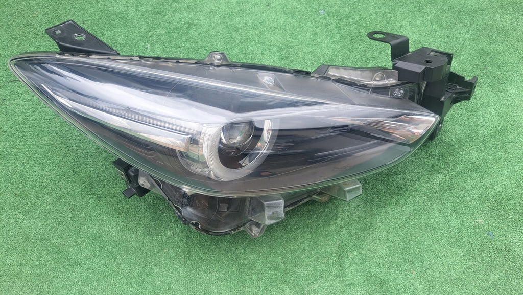 Frontscheinwerfer Mazda 3 BSP551030 Rechts Scheinwerfer Headlight