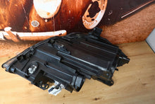 Laden Sie das Bild in den Galerie-Viewer, Frontscheinwerfer Mercedes-Benz Cla A1179065100 Links Scheinwerfer Headlight SCH8434105585dq