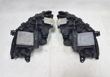 Load image into Gallery viewer, Frontscheinwerfer Mercedes-Benz X156 A1569061700 Xenon Rechts oder Links