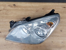 Laden Sie das Bild in den Galerie-Viewer, Frontscheinwerfer Opel Astra H 13239288LH Links Scheinwerfer Headlight SCH1456491906gf