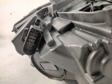 Laden Sie das Bild in den Galerie-Viewer, Frontscheinwerfer Mercedes-Benz W176 A1768206061 LED Rechts oder Links SCH4039369197sf