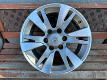 Load image into Gallery viewer, 1x Alufelge 18 Zoll 7.5&quot; 6x139.7 25ET PZ49P-J0670-2E Toyota Hilux Rim Wheel