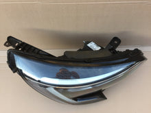 Laden Sie das Bild in den Galerie-Viewer, Frontscheinwerfer Renault Clio V 260102407R LED Rechts Scheinwerfer Headlight