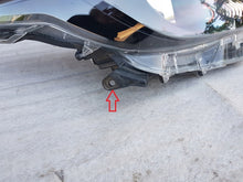 Laden Sie das Bild in den Galerie-Viewer, Frontscheinwerfer Toyota Yaris 85122000 Rechts Scheinwerfer Headlight SCH8470096631jm