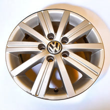 Load image into Gallery viewer, 1x Alufelge 15 Zoll 6.5&quot; 5x112 50ET Silber 5K0601025J VW Golf Vi Rim Wheel