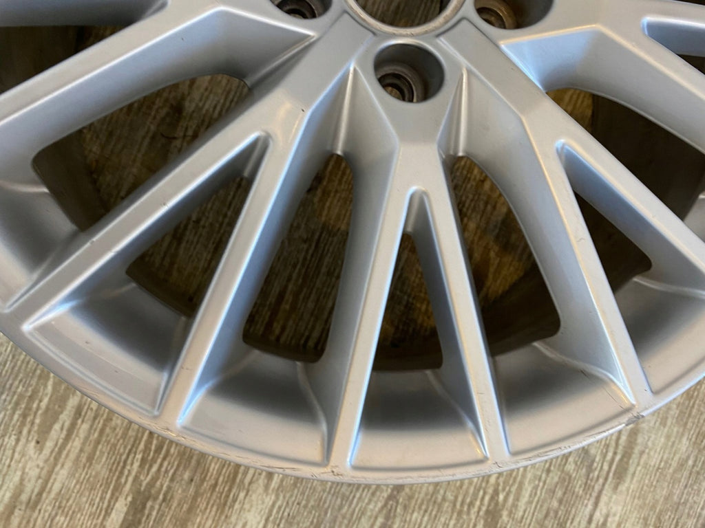 1x Alufelge 18 Zoll 8.5" 5x112 50ET Glanz Silber 8S0601025D Audi Tt Rim Wheel FEL4830282912vi