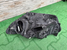 Laden Sie das Bild in den Galerie-Viewer, Frontscheinwerfer BMW 1 F21 F20 604381674 7229680 Xenon Rechts Headlight SCH6897993490vu