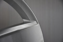 Laden Sie das Bild in den Galerie-Viewer, 1x Alufelge 17 Zoll 6.5" 5x112 38ET Glanz Silber 5NA071497 VW Rim Wheel FEL6879915559hz