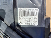 Laden Sie das Bild in den Galerie-Viewer, Frontscheinwerfer Mercedes-Benz W246 A2469066201 Rechts Scheinwerfer Headlight SCH8280878506qb