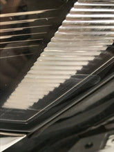 Laden Sie das Bild in den Galerie-Viewer, Frontscheinwerfer VW Tiguan Allspace 5NN941081C Full LED Links Headlight