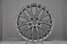 Load image into Gallery viewer, 1x Alufelge 17 Zoll 7.5" 5x112 46ET Glanz Silber 5FA601025B Seat Leon Rim Wheel FEL5691934830wm