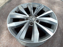Laden Sie das Bild in den Galerie-Viewer, 1x Alufelge 17 Zoll 5x112 2GA601025P VW Passat B8 Rim Wheel FEL9394036172rp