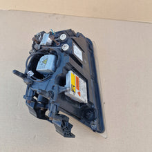 Laden Sie das Bild in den Galerie-Viewer, Frontscheinwerfer Volvo 21035645 Links Scheinwerfer Headlight SCH6616239537ok