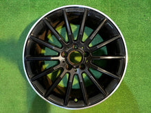 Laden Sie das Bild in den Galerie-Viewer, 1x Alufelge 18 Zoll 8.0" 5x112 50 5ET A1764011000 Mercedes-Benz W176 Rim Wheel FEL3693597801vd