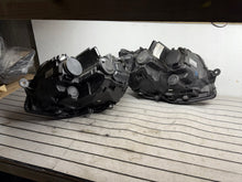 Laden Sie das Bild in den Galerie-Viewer, Frontscheinwerfer VW Multivan 7E1941005D 7E1941006A Ein Satz Headlight SCH5513429311cr