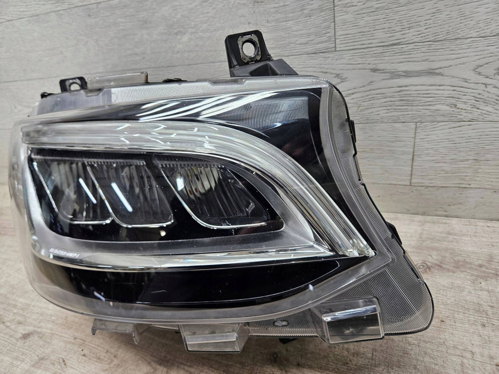 Frontscheinwerfer Mercedes-Benz Sprinter A9109065800 LED Rechts Headlight SCH2624415601xy