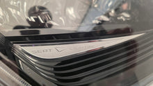 Laden Sie das Bild in den Galerie-Viewer, Frontscheinwerfer Seat I Ibiza 6F1941008E LED Rechts Scheinwerfer Headlight