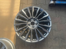 Laden Sie das Bild in den Galerie-Viewer, 1x Alufelge 20 Zoll 8.5" 5x120 P0005462-ALU-CAR1972 Rim Wheel FEL9336692464sz