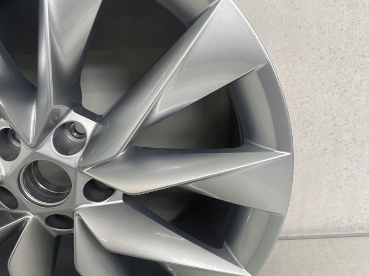 1x Alufelge 19 Zoll 8.0" 5x112 45ET Glanz Silber 5LA601025AP Skoda Enyaq FEL5406088160zp
