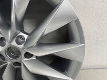 Laden Sie das Bild in den Galerie-Viewer, 1x Alufelge 19 Zoll 8.0" 5x112 45ET Glanz Silber 5LA601025AP Skoda Enyaq FEL5406088160zp