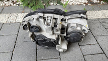 Laden Sie das Bild in den Galerie-Viewer, Frontscheinwerfer Mercedes-Benz W203 A2038203761 Xenon Links Headlight SCH3256677678ue