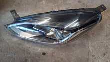 Laden Sie das Bild in den Galerie-Viewer, Frontscheinwerfer Ford Fiesta 6789345GDHF3 Links Scheinwerfer Headlight SCH5310019279jr