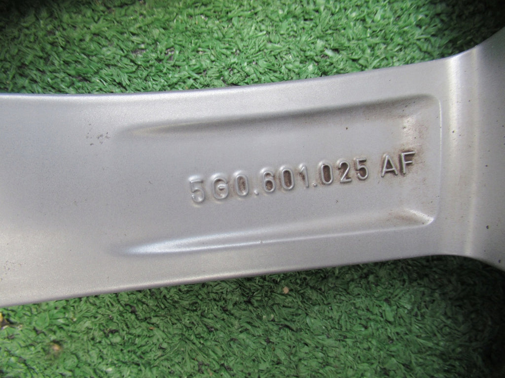 1x Alufelge 18 Zoll 7.5" 5x112 51ET Glanz Grau 5G0601025AF VW Golf Rim Wheel