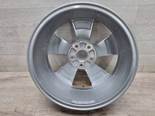 Load image into Gallery viewer, 1x Alufelge 17 Zoll 6.5" 5x112 38ET Glanz Silber 565601025AA Skoda Kodiaq FEL4115197107wa