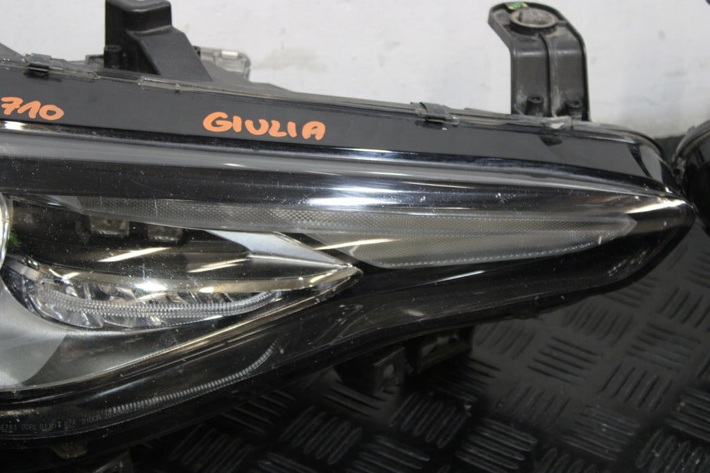 Frontscheinwerfer Alfa Romeo Giulia 50547571 50547582 Ein Satz Headlight SCH9120474849be