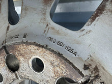 Load image into Gallery viewer, 1x Alufelge 17 Zoll 7T0601025A VW Transporter Caravelle Rim Wheel FEL3879531287mg