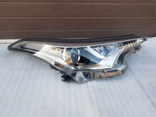 Laden Sie das Bild in den Galerie-Viewer, Frontscheinwerfer Toyota Chr 81110-F4031-00 LED FALSE Scheinwerfer Headlight SCH4153280225zs