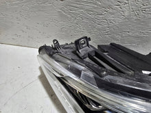 Laden Sie das Bild in den Galerie-Viewer, Frontscheinwerfer Mercedes-Benz Sprinter A9109065100 Rechts Headlight SCH8643406142pg