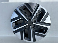 Load image into Gallery viewer, 1x Alufelge 17 Zoll 7.0" 5x114.3 50ET Glanz 52910-DD000 Hyundai Kona Rim Wheel FEL7767213272mc