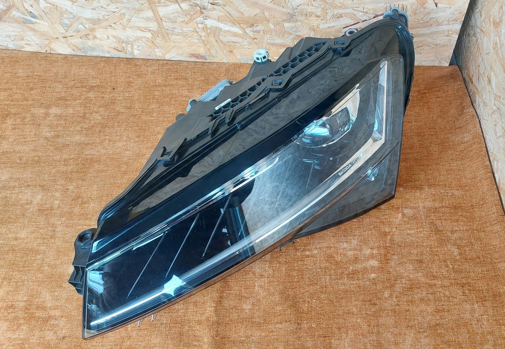 Frontscheinwerfer Skoda Superb III 3V1941015D LED Links Scheinwerfer Headlight