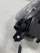 Laden Sie das Bild in den Galerie-Viewer, Frontscheinwerfer Toyota Proace City Verso 9835780680 Links Headlight SCH3470815167hb