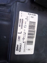 Load image into Gallery viewer, Frontscheinwerfer Dacia Logan Sandero II 90114430 LED Rechts Headlight