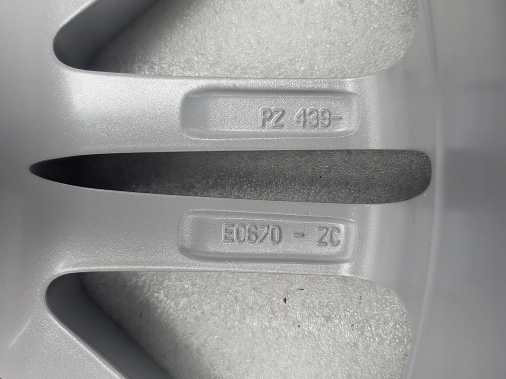 1x Alufelge 17 Zoll 7.0" 5x114.3 45ET Glanz Silber PZ439-E0670-ZC Toyota Auris FEL2387079345wq