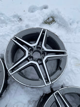 Laden Sie das Bild in den Galerie-Viewer, 4x Alufelge 18 Zoll 7.5&quot; 5x112 49ET Glanz Schwarz A1774011500 Mercedes-Benz