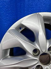Laden Sie das Bild in den Galerie-Viewer, 1x Alufelge 16 Zoll 7.0&quot; 4x100 403007678R Renault Clio IV Captur Rim Wheel